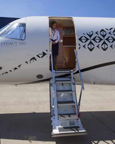 Aviões executivos desse porte costumam voar com comissários de bordo (Thiago Perotti)