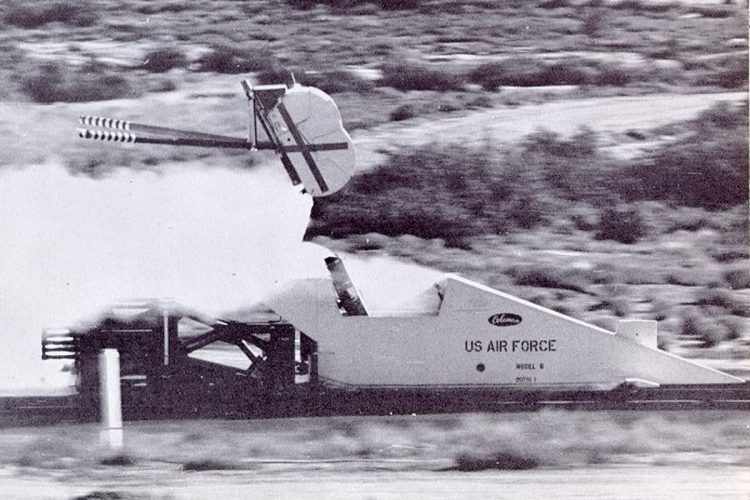 A cápsula de ejeção do Valkyrie: ferimentos no piloto Al White (NA)
