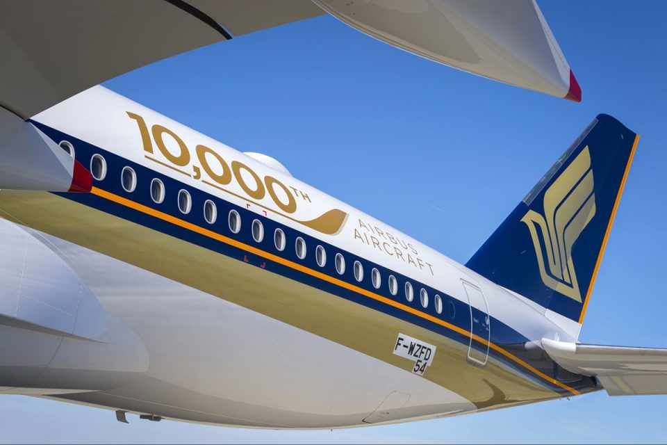 O modelo comemorativo ganhou um logotipo especial referente a marca alcançada (Airbus)