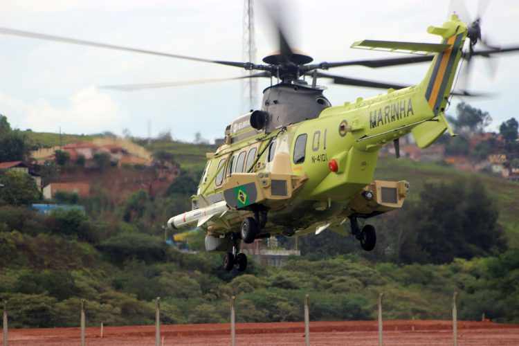 A Marinha encomendou cinco unidades da versão armada do H-225M (Thiago Vinholes)