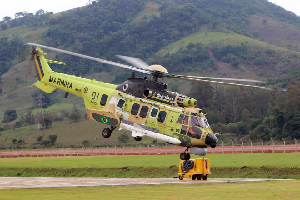 O AS225M pode voar a mais de 320 km/h e alcançar 6.000 metros de altitude (Thiago Vinholes