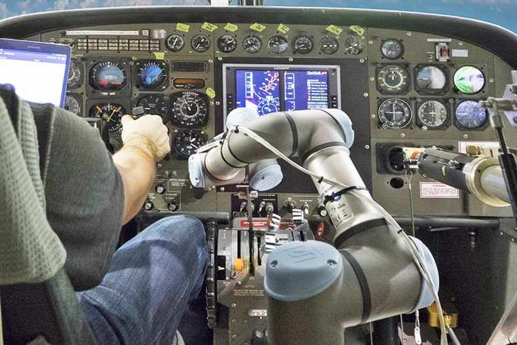 Equipamento cuidará de funções corriqueiras, liberando pilotos humanos para tarefas mais complexas