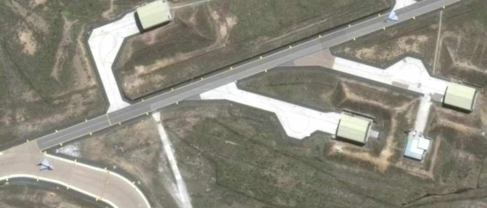 A RAF mantém de prontidão caças Typhoon na base instalada no Aeroporto Mount Pleasant (Google Maps)
