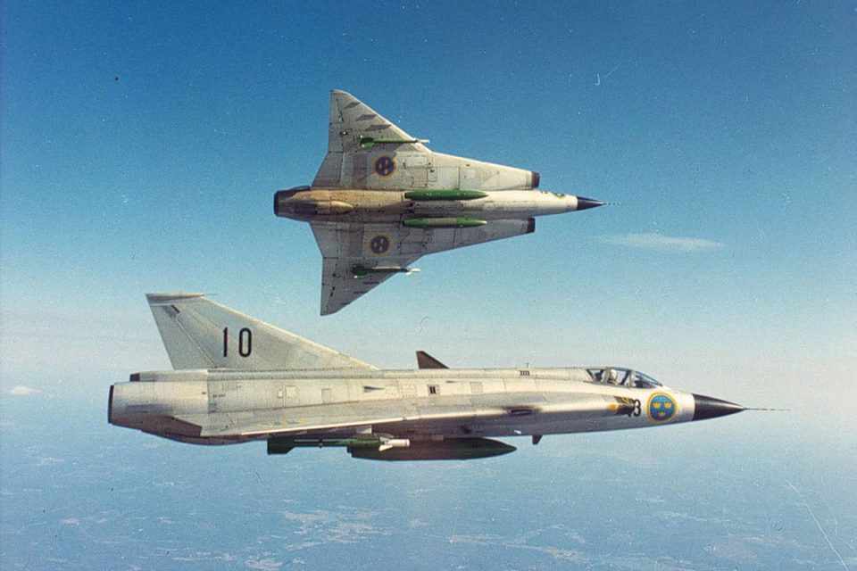 Em quase 40 anos de operação, a força aérea sueca operou mais de 500 Draken (SAAB)