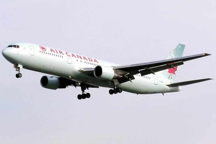 Boeing 767-300 da Air Canada usado hoje na rota (Adrian Pingstone)