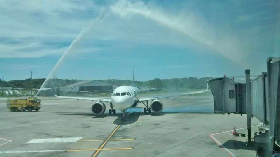O A320 da Azul foi recebido em Salvador com jatos d'água (Azul)
