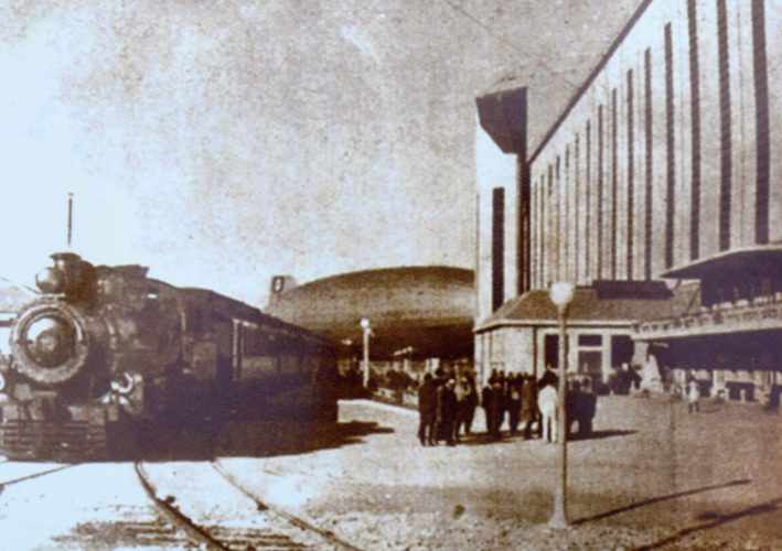 O aeroporto em Santa Cruz tinha o apoio de um linha de trem, algo raro até hoje no Brasil (MUSAL)