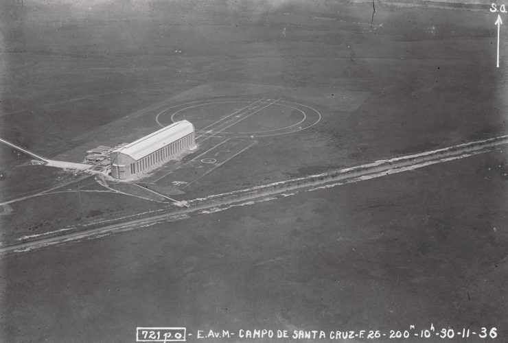 O circulo externo servia de referência para o balizando do Hindenburg; o menor orientava o Graf Zeppelin (MUSAL)