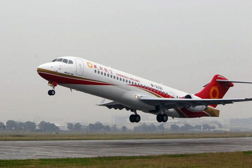 O ARJ21 tem permissão para voar somente no espaço aéreo da China (Divulgação)