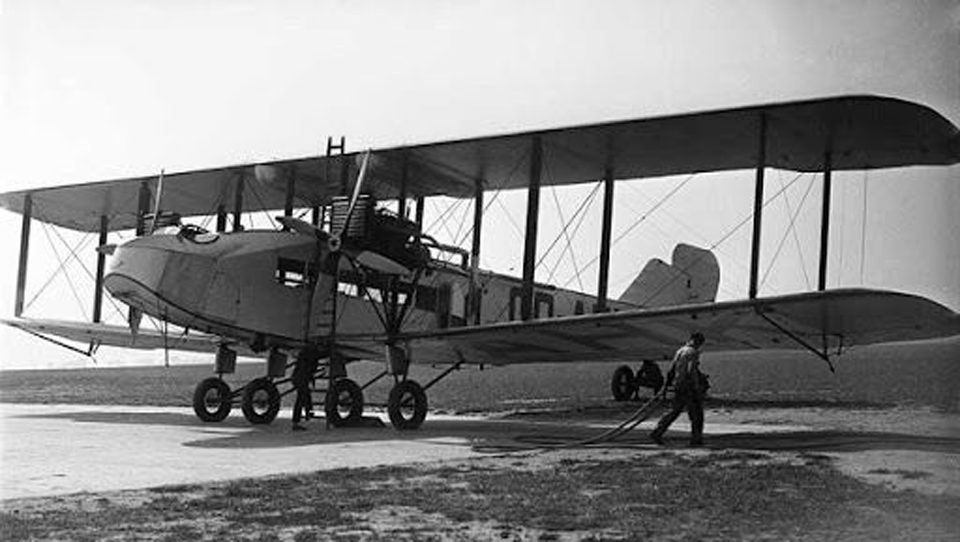 O Handley Page Type W foi o primeiro avião com serviço de bordo para os passageiros (Domínio Público)