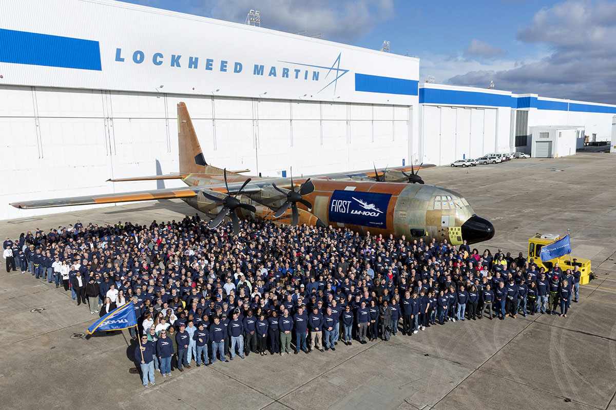 O rollout do primeiro LM-100J foi realizado na instalação da Lockheed Martin em Marietta, no estado da Georgia (Divulgação)