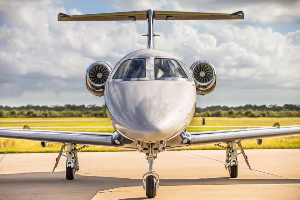 O Phenom 100 é o jato executivo de entrada da fabricante brasileira (Embraer)