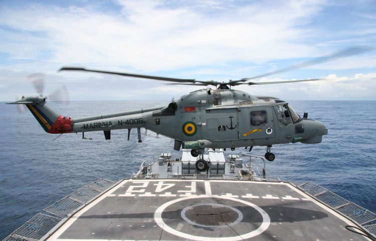 Westland Super Lynx foi projetado para opera a partir de embarcações (MB)