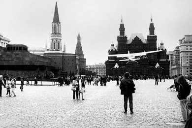 Para chegar a Praça Vermelha, Thomas Rust ignorou todo o sistema de defesa da URSS, na época composto por 10 mil mísseis e 2.500 caças (Reprodução/Englishrussia)