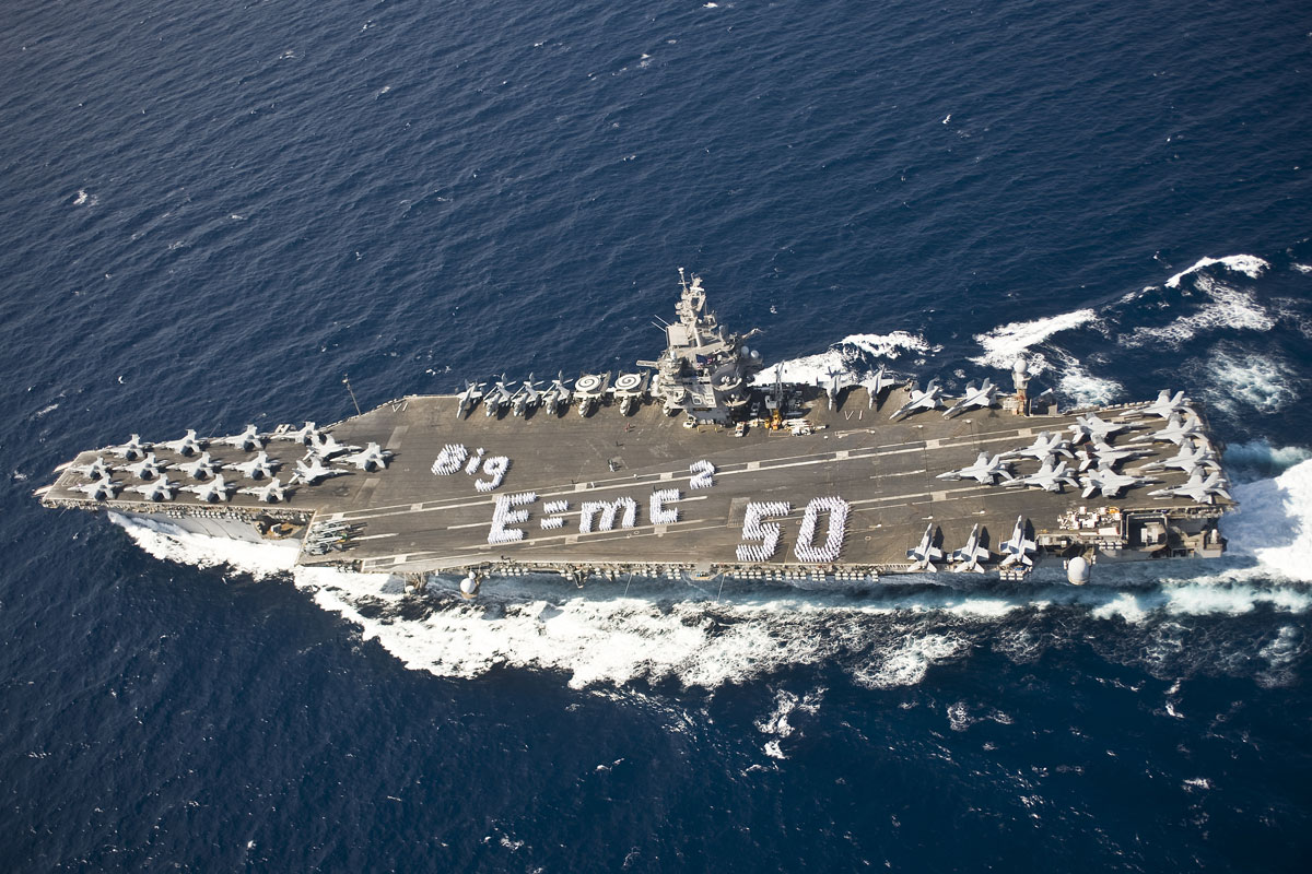 Com 342 metros de comprimento, o USS Enterprise ainda era o maior porta-aviões do mundo (US Navy)