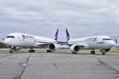 Enquanto LATAM Chile recebe novos aviões, LATAM Brasil vê frota envelhecer