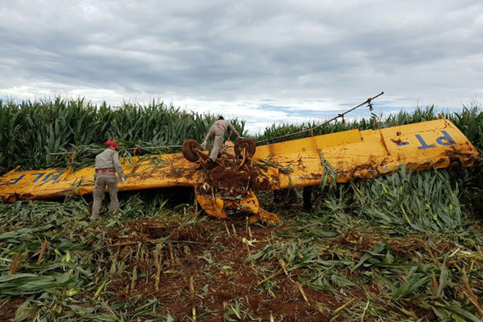 O avião agrícola caiu em Guarapuava próximo a rodovia BR- 277 (Corpo de Bombeiros)