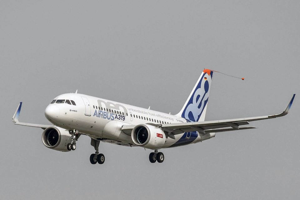O A319neo pode realizar viagens de até 6.950 km (Airbus)
