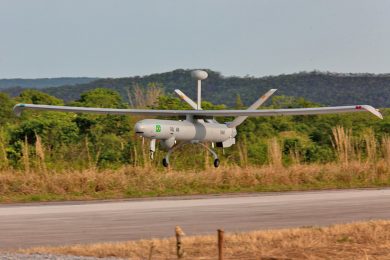 O drone de reconhecimento RQ-450 pode permanecer voando por até 20 horas (FAB)