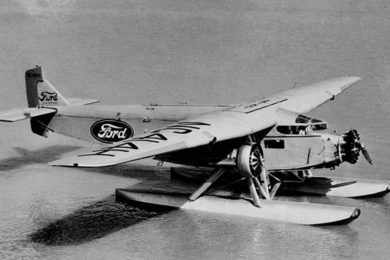 A Ford também testou o Trimotor como hidroavião (Domínio Público)