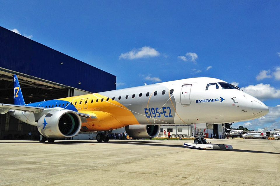 A Embraer estuda montar uma fábrica na China após a estreia do E195-E2, em 2019 (Thiago Vinholes)