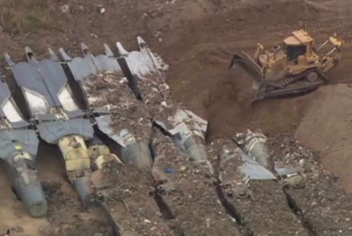 A Austrália esconde um "jazigo coletivos" de aviões de combate em uma antiga área de mineração (Thiess)