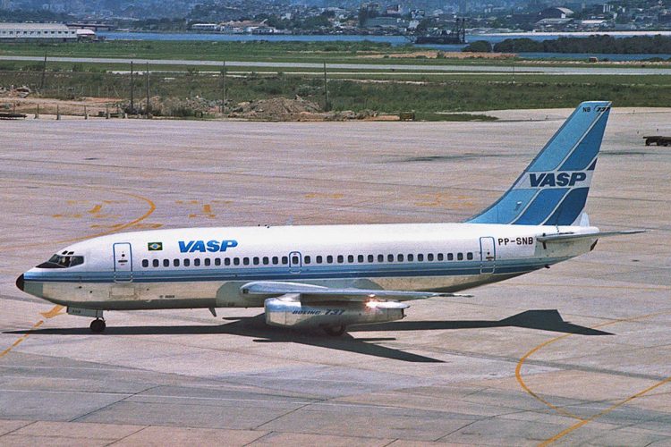 O 737-200 da Vasp no Galeão: primeira cliente do jato no Brasil (Pedro Aragão)