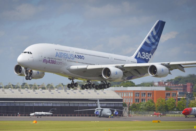O A380 pode ser configurado para transportar quase 900 passageiros (Airbus)