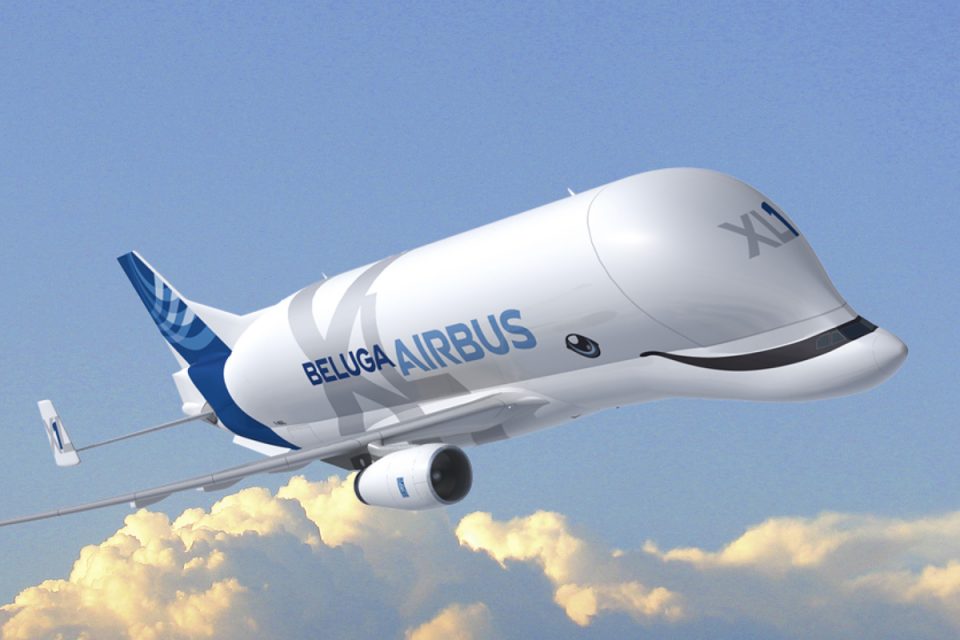 O BelugaXL será capaz de transportar duas asas do jato A350, enquanto o modelo atual leva apenas uma (Airbus)