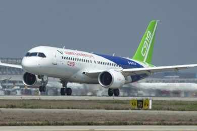 O C919 vai concorrer com os tradicionais Airbus A320 e Boeing 737 (CCTV)