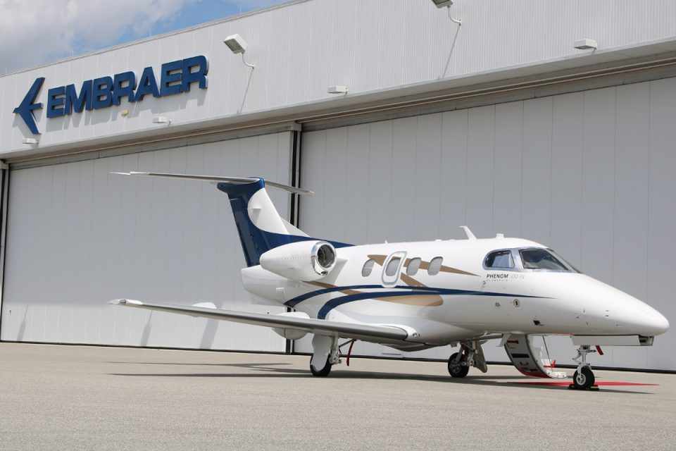 O Phenom 100EV tem alcance de 2.182 km, com quatro passageiros e reservas de combustível (Embraer)