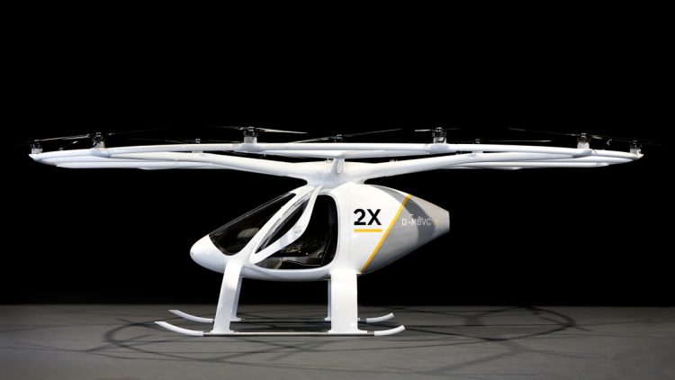 O aparelho pode decolar com peso máximo de 450 kg (e-volo)
