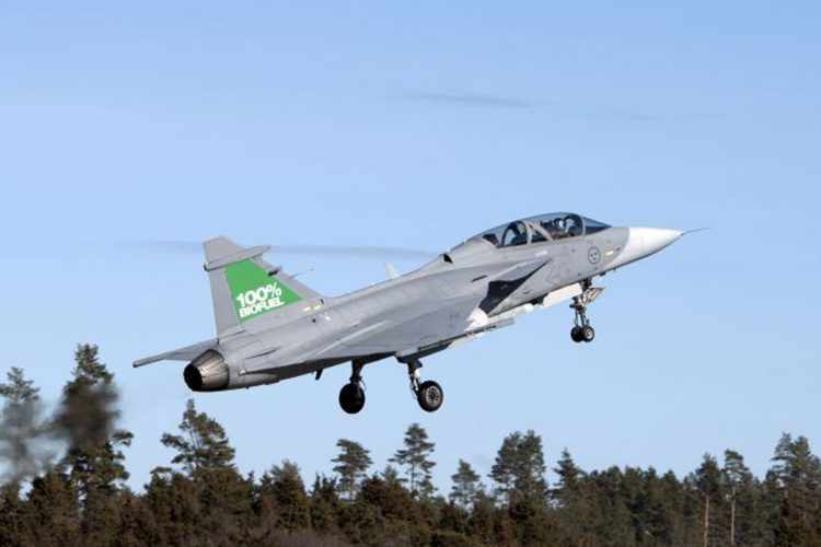 O Gripen D é a versão anterior ao Gripen NG, o caça escolhido pela FAB (SAAB)