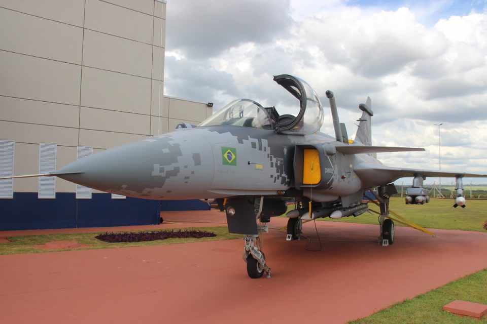 Os primeiros caças Gripen NG serão entregues a FAB a partir de 2019 (Thiago Vinholes)