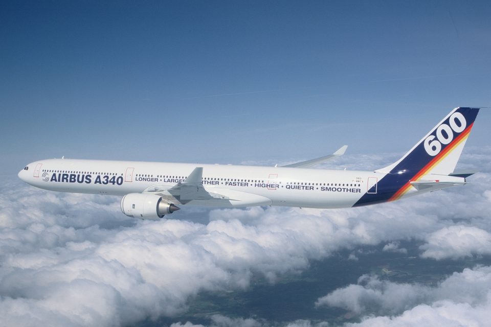 Com 75,3 metros de comprimento, o A340-600 supera o A380 em 2,8 metros (Airbus)