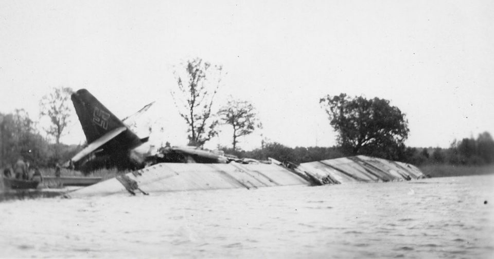 O BV 238 foi atacado e destruído por aviões britânicos no lago Schaalsee, na região de Hamburgo 