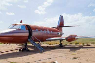 O Jetstar "Hound Dog", sem motores, está abandonado em Roswell desde 1990 (Divulgação)