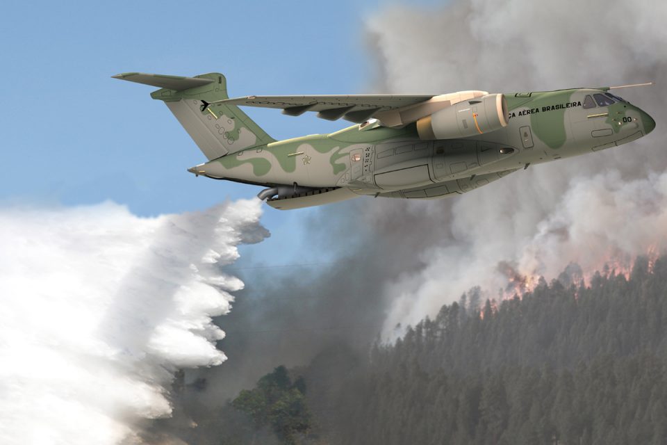 A capacidade de combater incêndios foi uma das exigências da FAB para o KC-390 (Embraer)