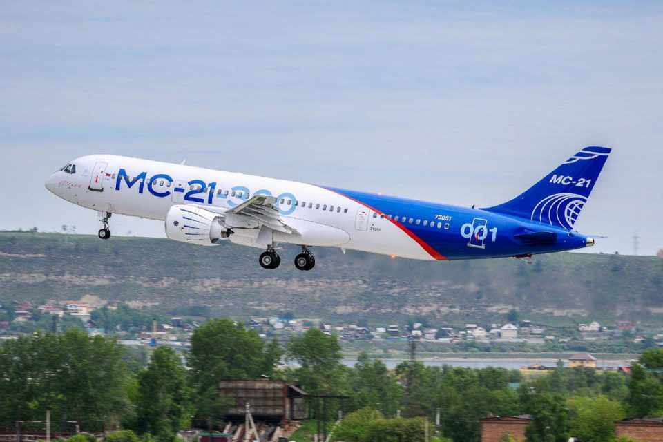 O MC-21 é projetado pela Irkut, uma das divisões do grupo UAC (Divulgação)