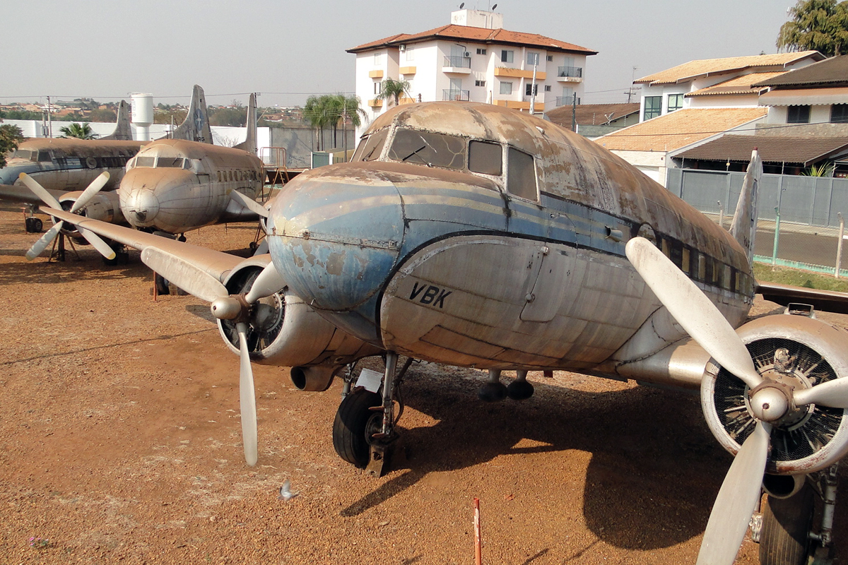 Parte do acervo de aeronaves do museu de Bebedouro está em condições precárias de conservação (Marco Antônio)