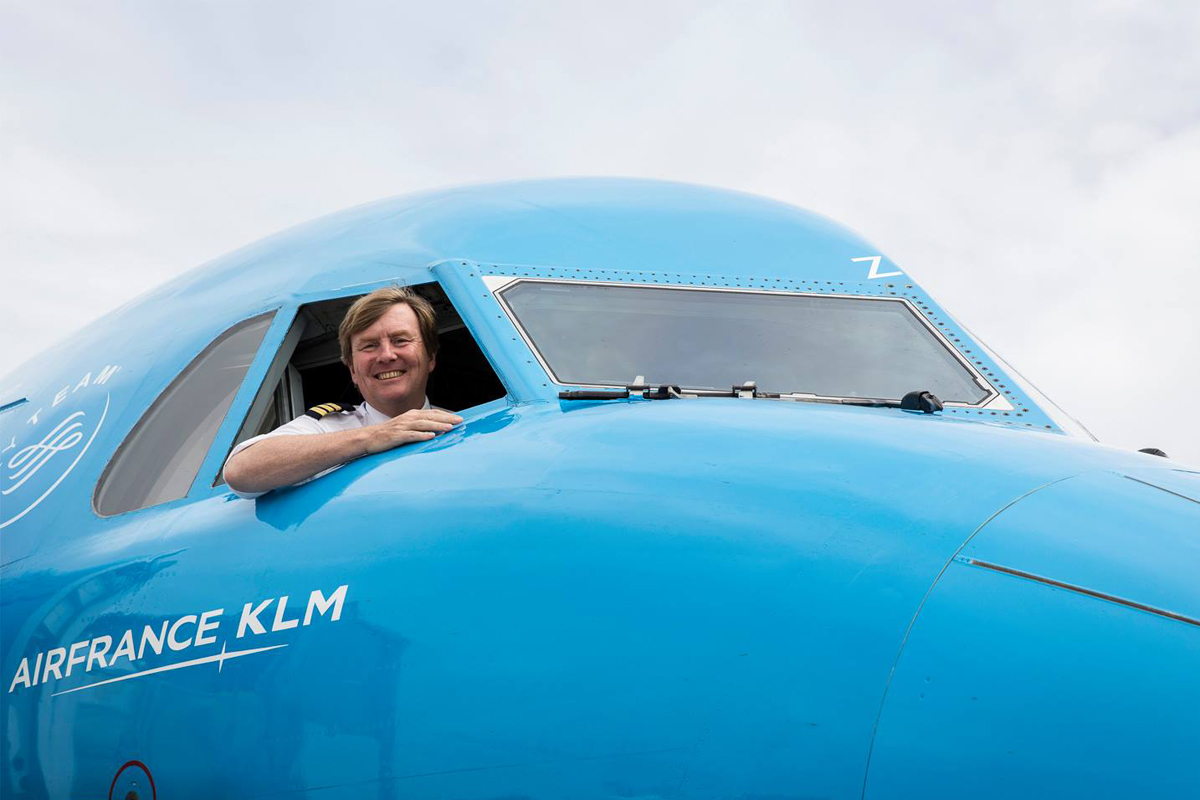 O rei da Holanda, Willem-Alexander, voa como piloto convidado (KLM)