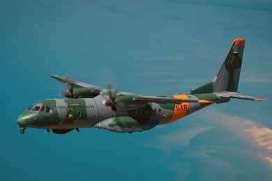 O C295 SAR brasileiro voando pela costa da Espanha (Airbus)