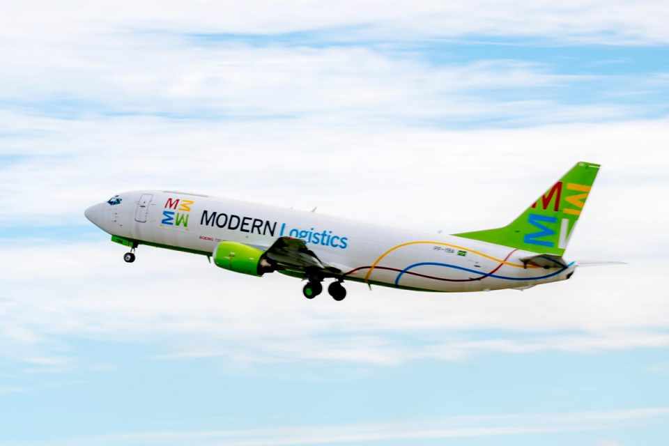 O Boeing 737-400F da Modern Logistics pode transportar até 20 toneladas de carga (Divulgação)