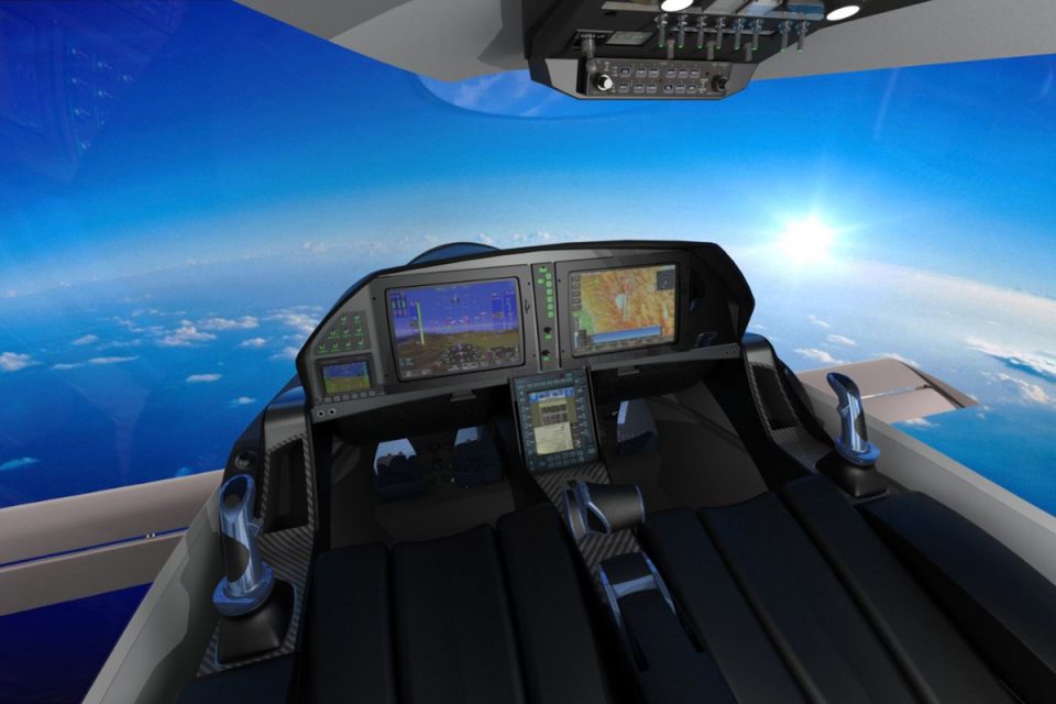 A cabine conta com painéis digitais e controles por sidesticks (Cobalt Aircraft)