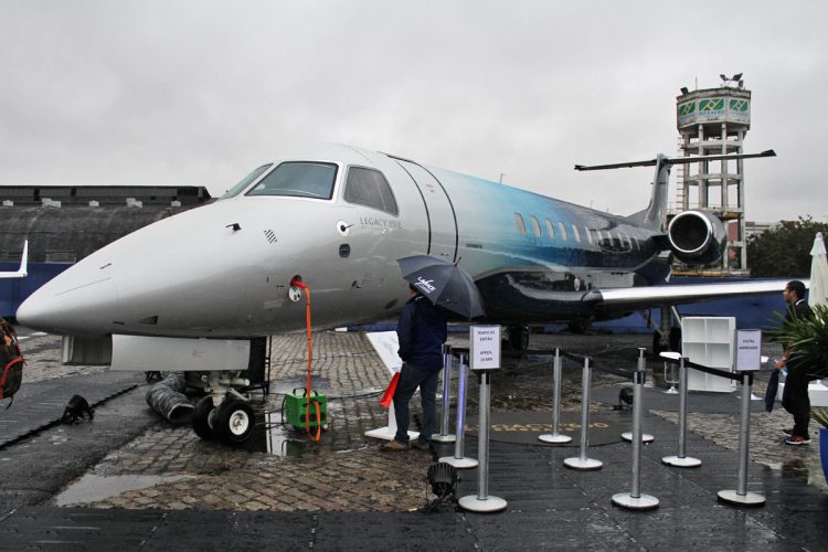 O Legacy 650E é o avião mais vistoso exposto na Labace deste ano (Ricardo Meier)