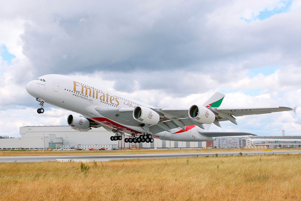 Em quase 10 anos, a Airbus produziu 215 unidades do A380; 97 deles voam com a Emirates (Airbus)