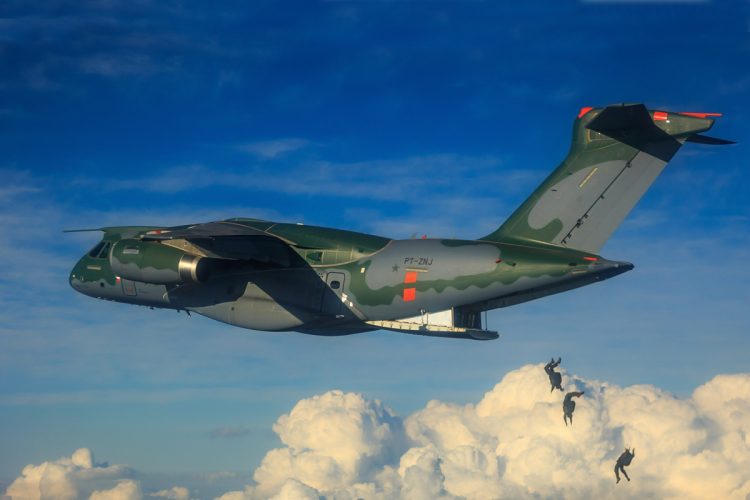 As entregas dos primeiros KC-390 para a FAB estão programadas para 2018 (FAB)
