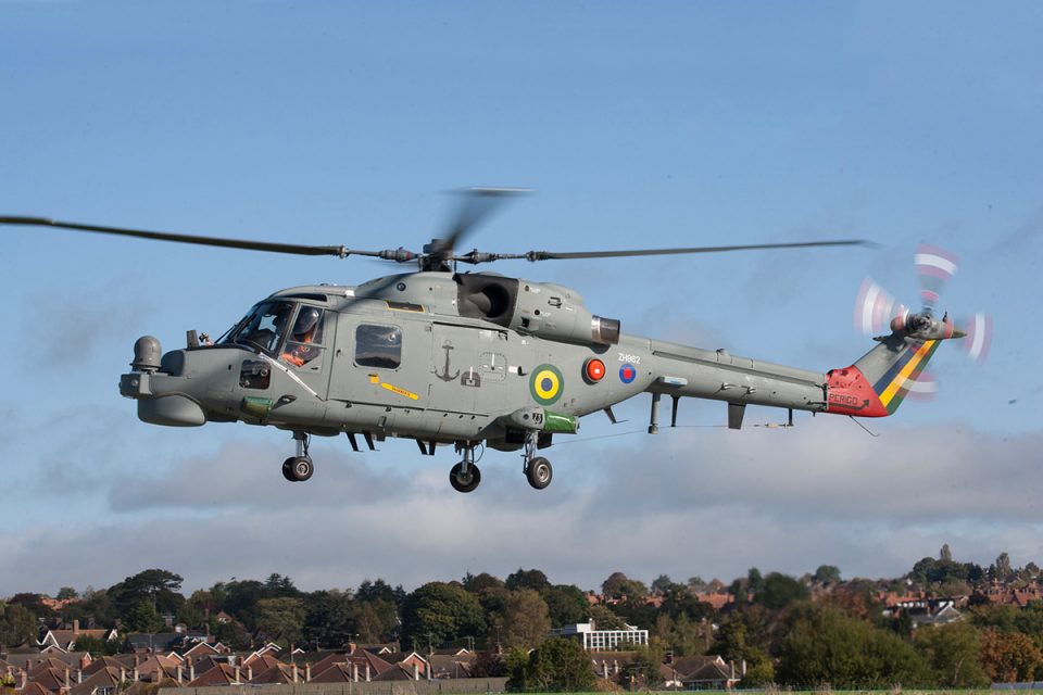 O Super Lynx é um dos helicópteros mais rápidos do mundo, capaz de voar a 320 km/h (Leonardo)