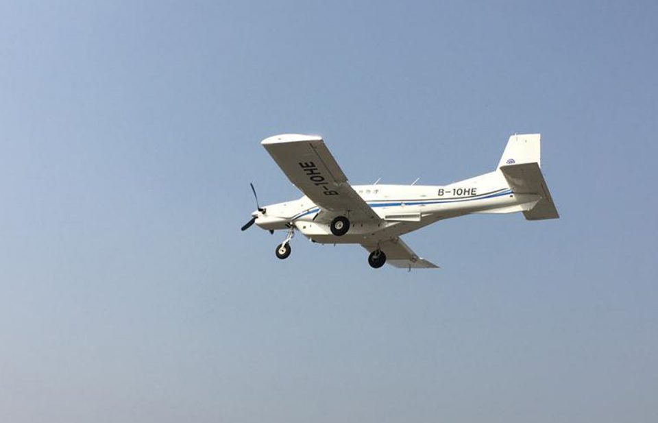 O primeiro voo da aeronave não-tripulada durou cerca de 26 minutos (Xinhua)