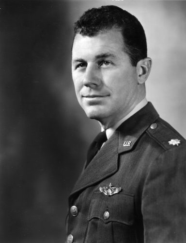 Chuck Yeager serviu na USAF entre 1941 e 1975 (Domínio Público)